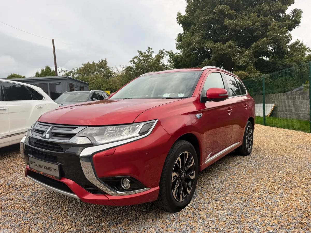 Mitsubishi Outlander SUV, Petrol Plug-in Hybrid, 2017, Red