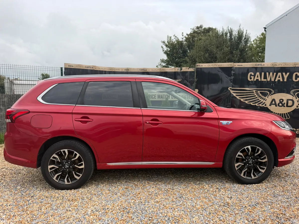 Mitsubishi Outlander SUV, Petrol Plug-in Hybrid, 2017, Red