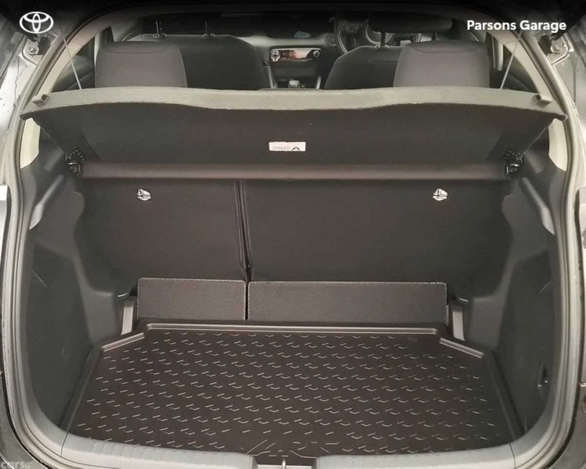 Toyota Yaris Hatchback, Petrol Hybrid, 2023, Black