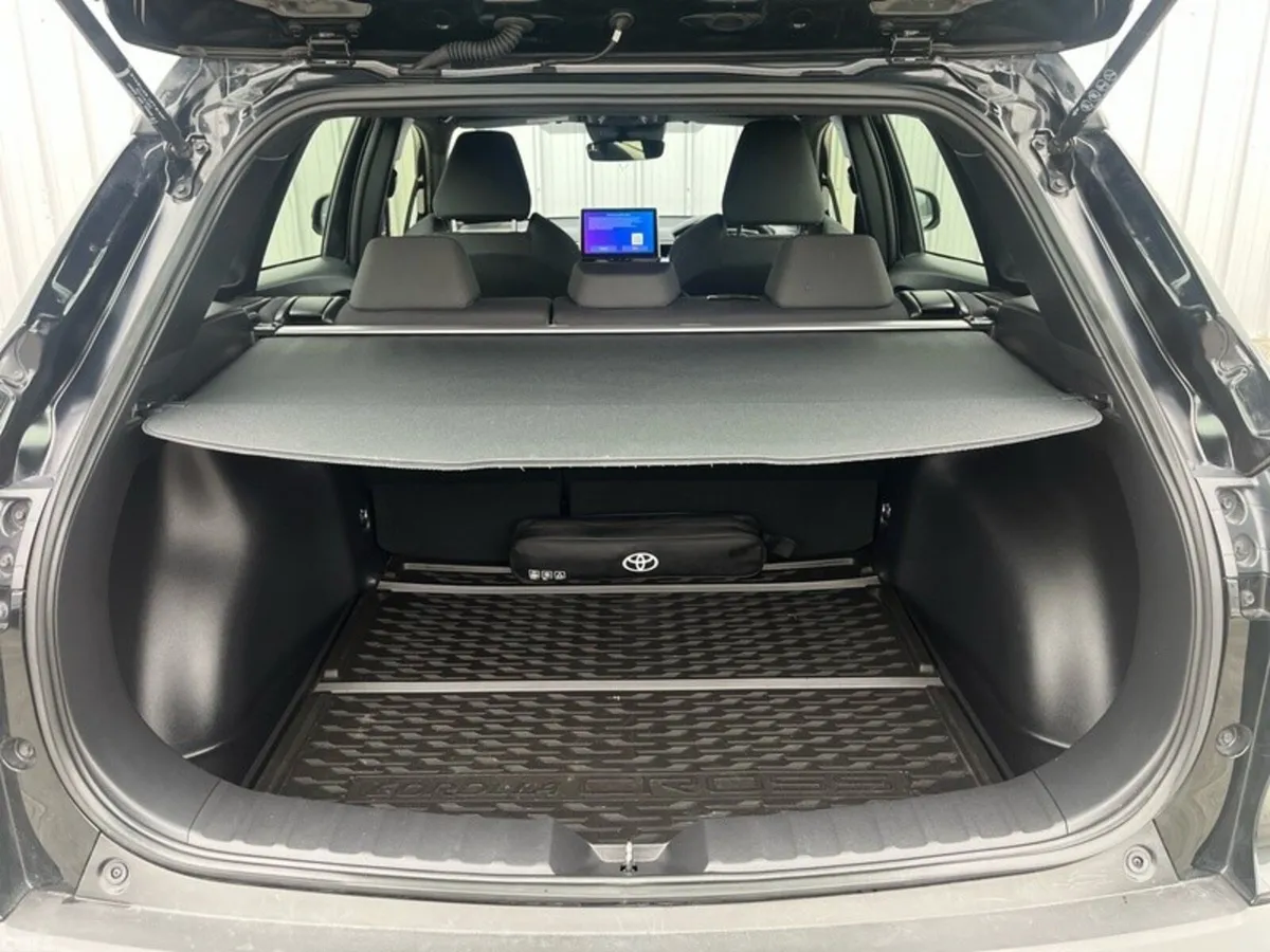 Toyota Corolla Cross SUV, Petrol Hybrid, 2024, Black