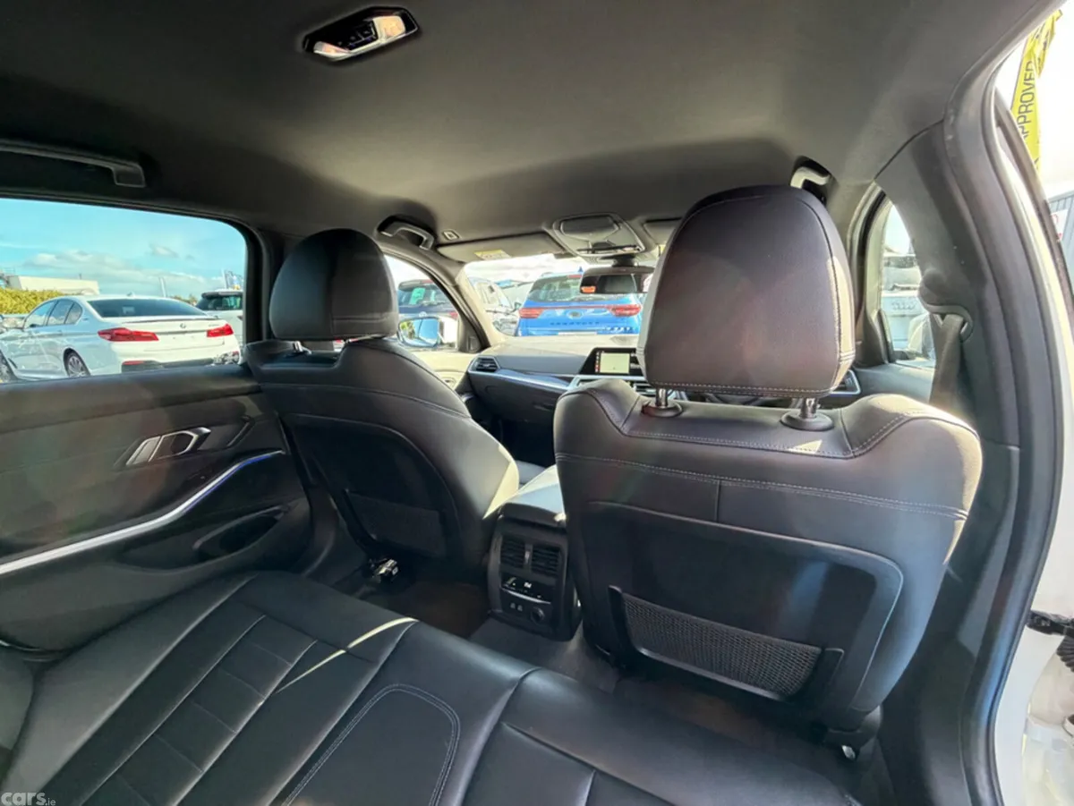 BMW 3-Series Saloon, Diesel, 2019, White