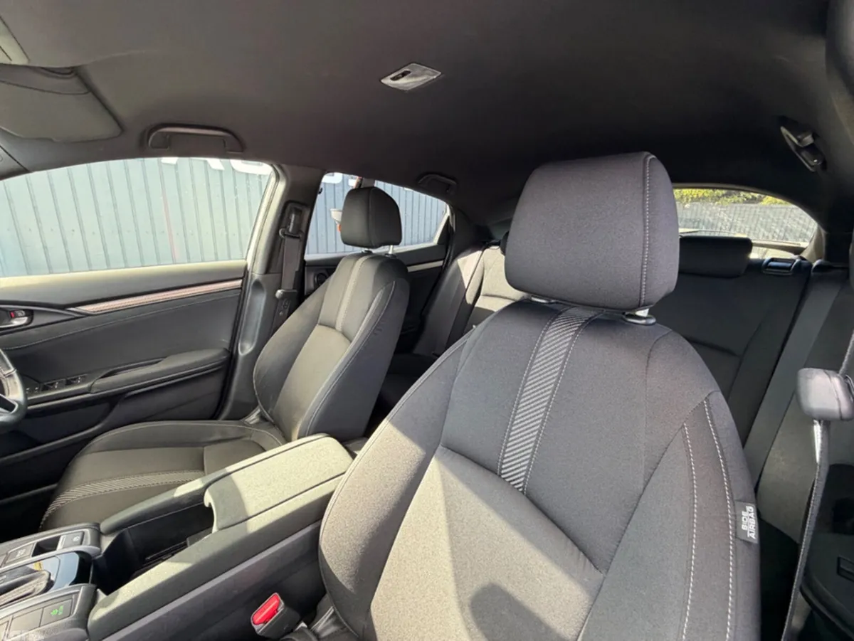 Honda Civic Saloon, Petrol, 2019, White