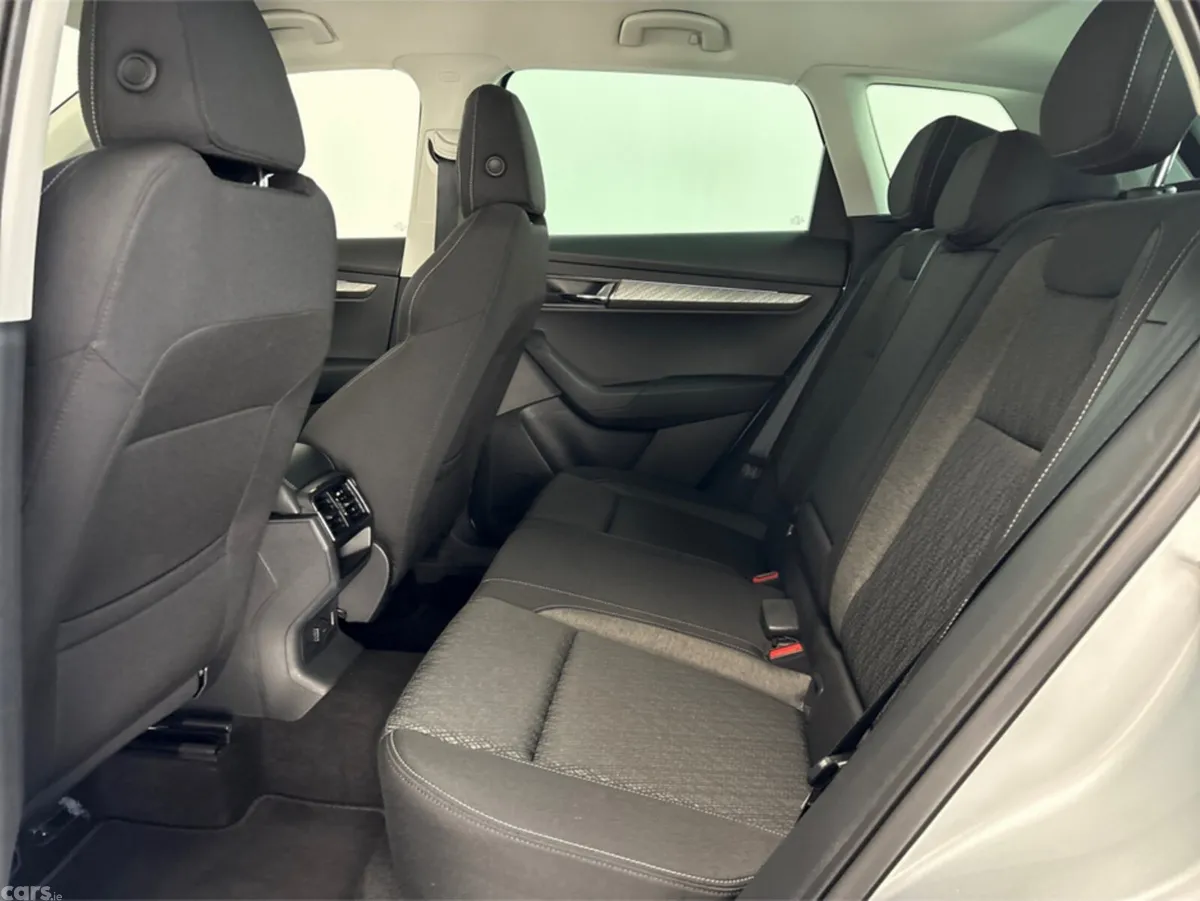 Skoda Karoq SUV, Petrol, 2024, Grey