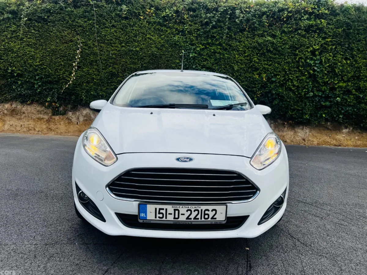 Ford Fiesta Hatchback, Petrol, 2015, White