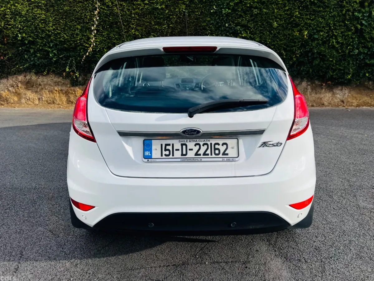 Ford Fiesta Hatchback, Petrol, 2015, White