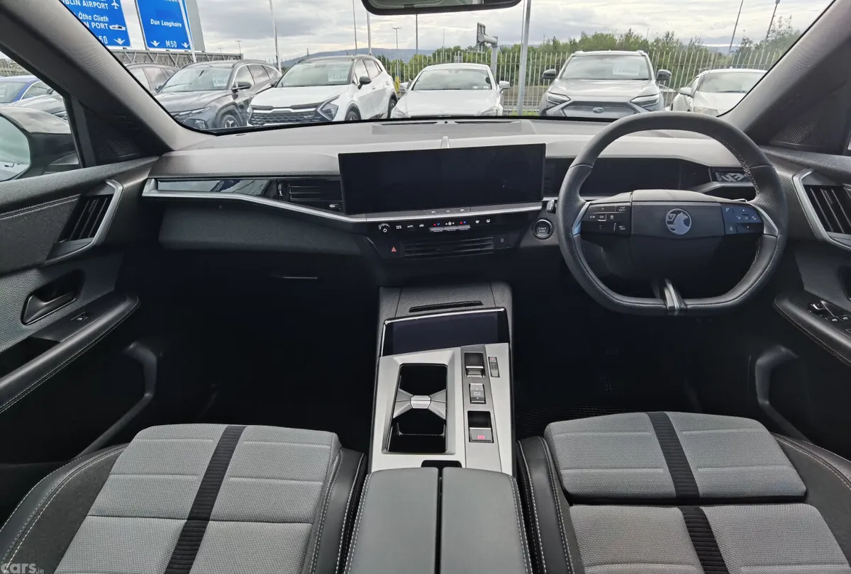 Opel Grandland Hatchback, Electric, 2024, Black