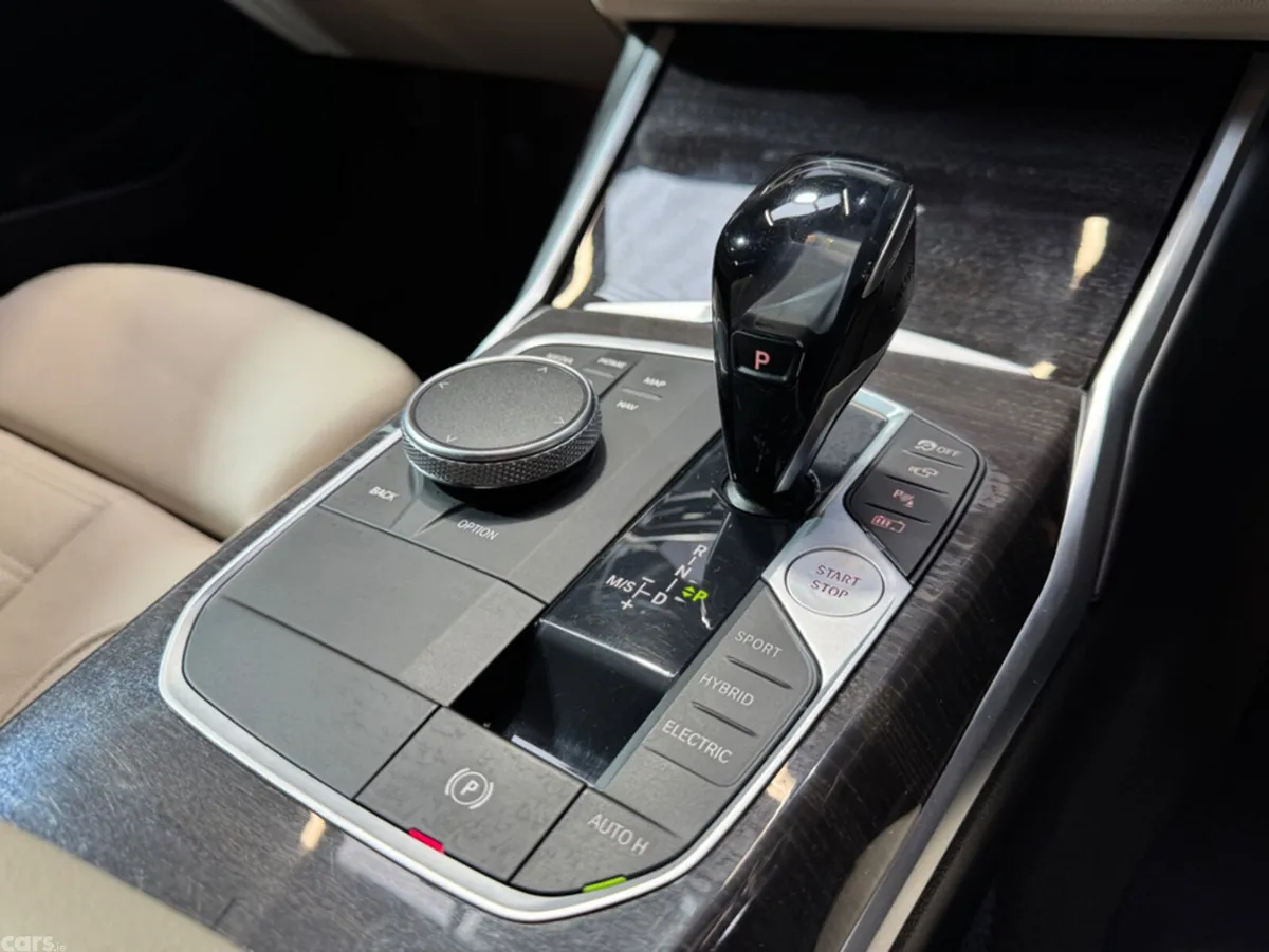 BMW 3-Series Saloon, Petrol Plug-in Hybrid, 2019, Blue