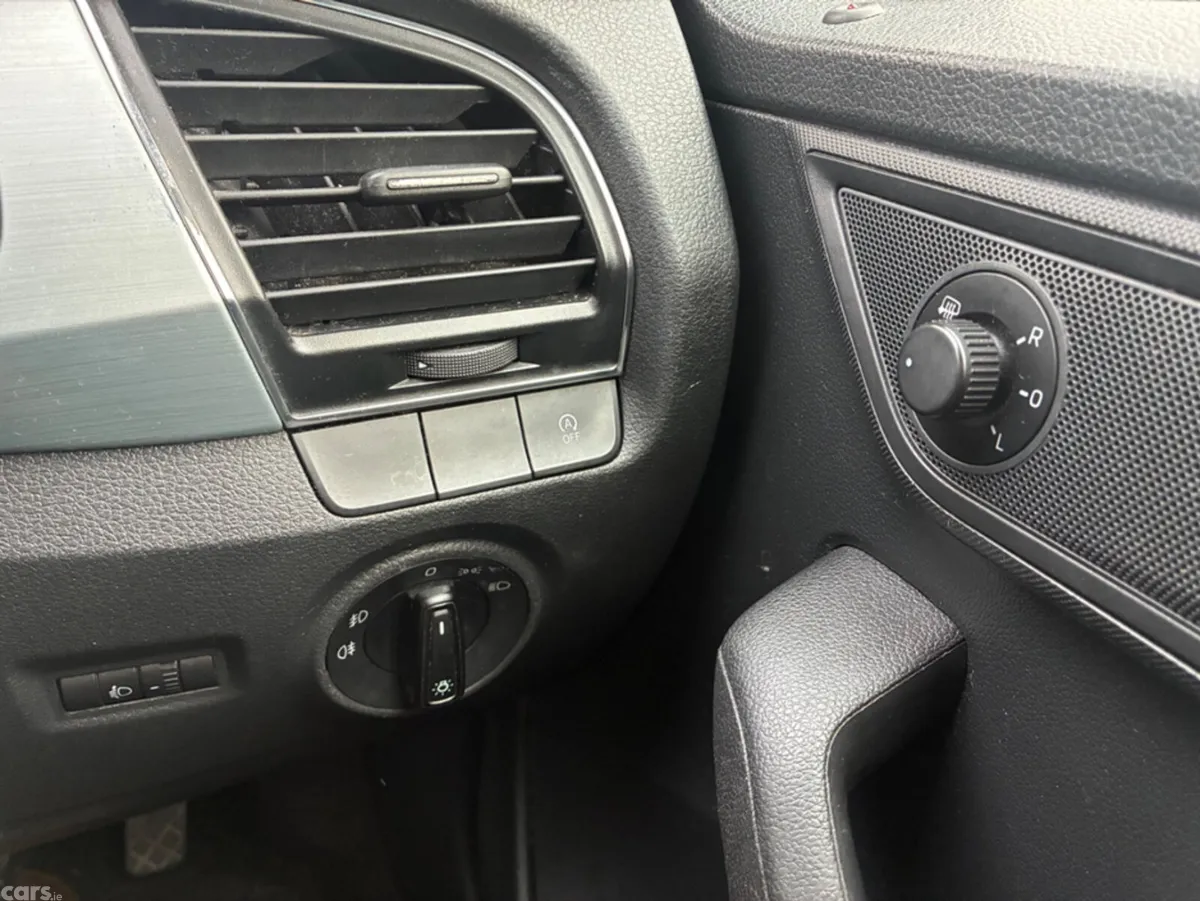 Skoda Fabia Hatchback, Petrol, 2015, Blue