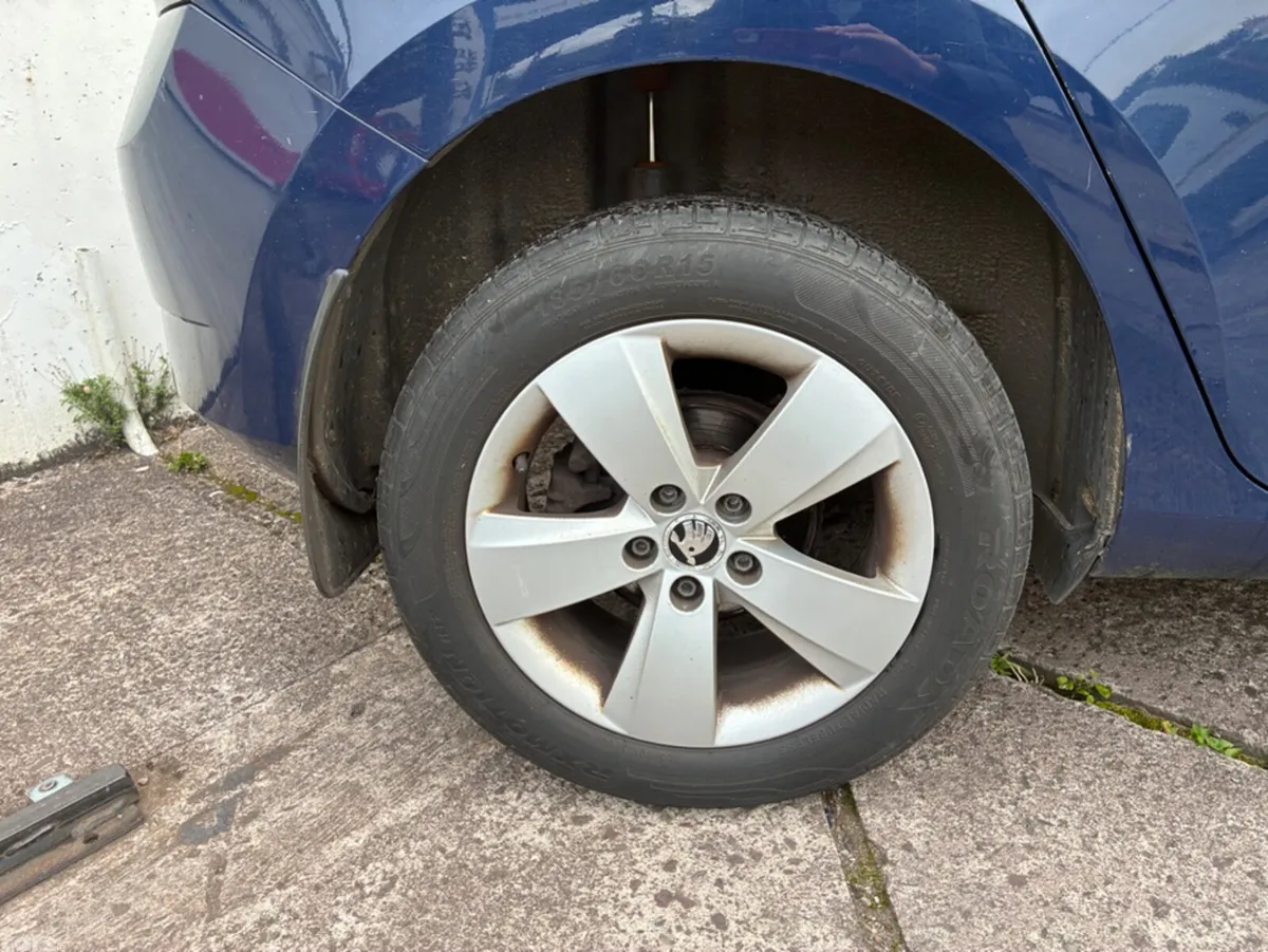 Skoda Fabia Hatchback, Petrol, 2015, Blue