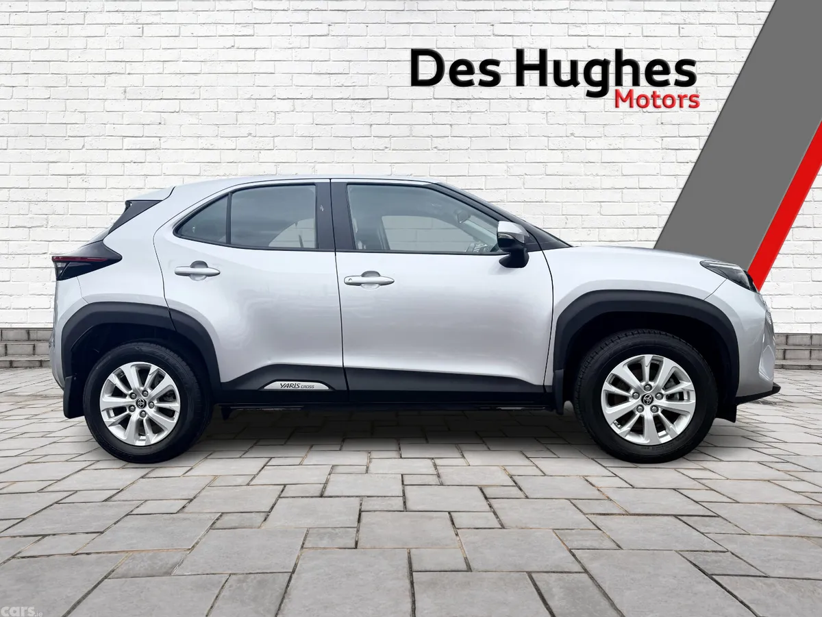 Toyota Yaris Cross Hatchback, Petrol Hybrid, 2022, Silver