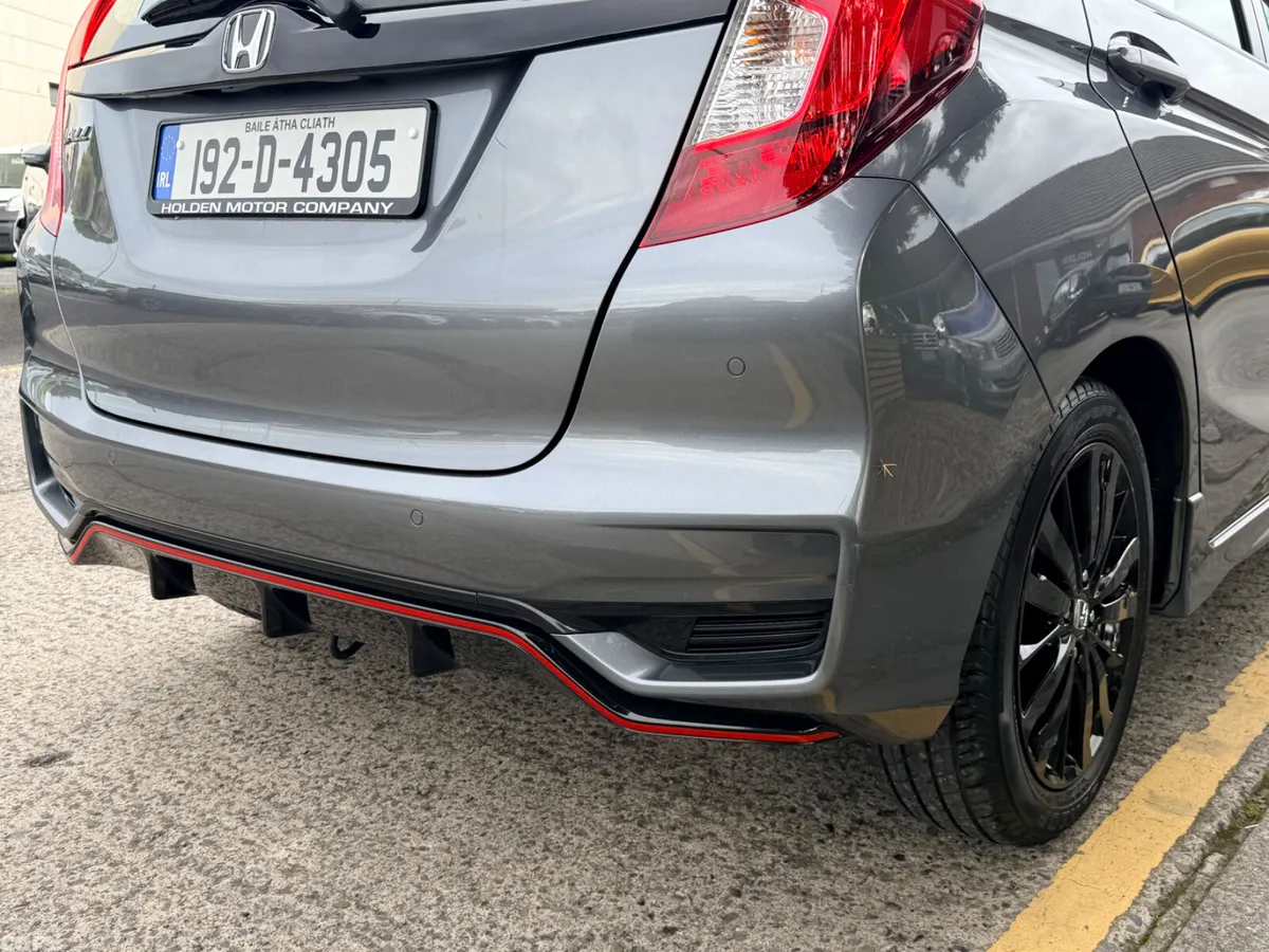 Honda Jazz Hatchback, Petrol, 2019, Grey