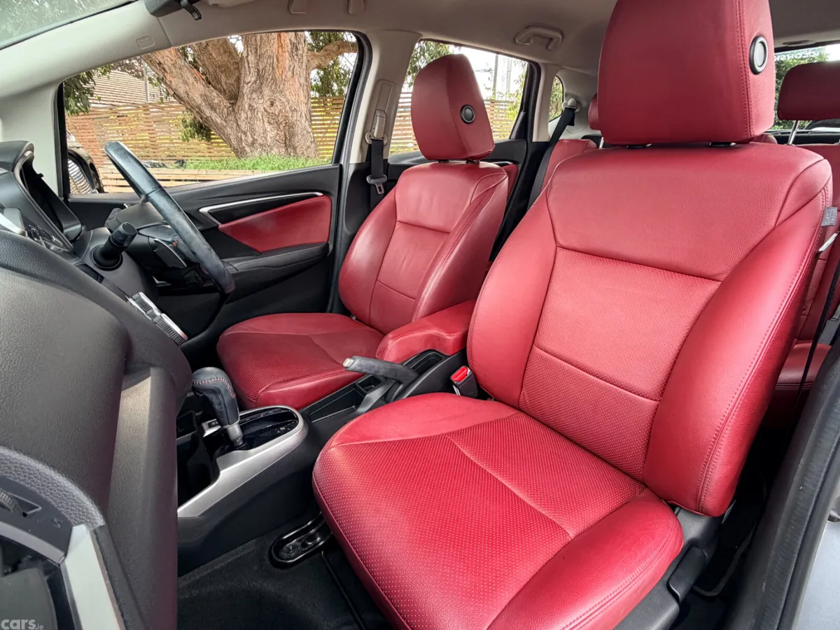 Honda Jazz Hatchback, Petrol, 2019, Grey