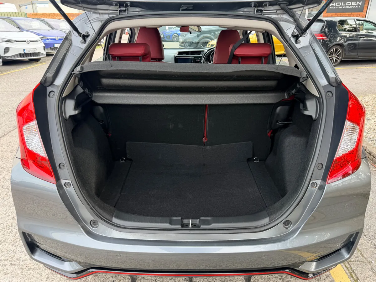 Honda Jazz Hatchback, Petrol, 2019, Grey
