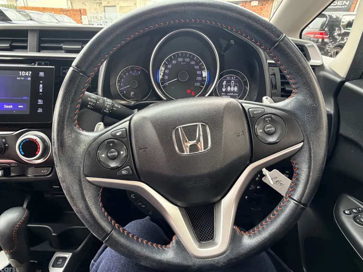 Honda Jazz Hatchback, Petrol, 2019, Grey