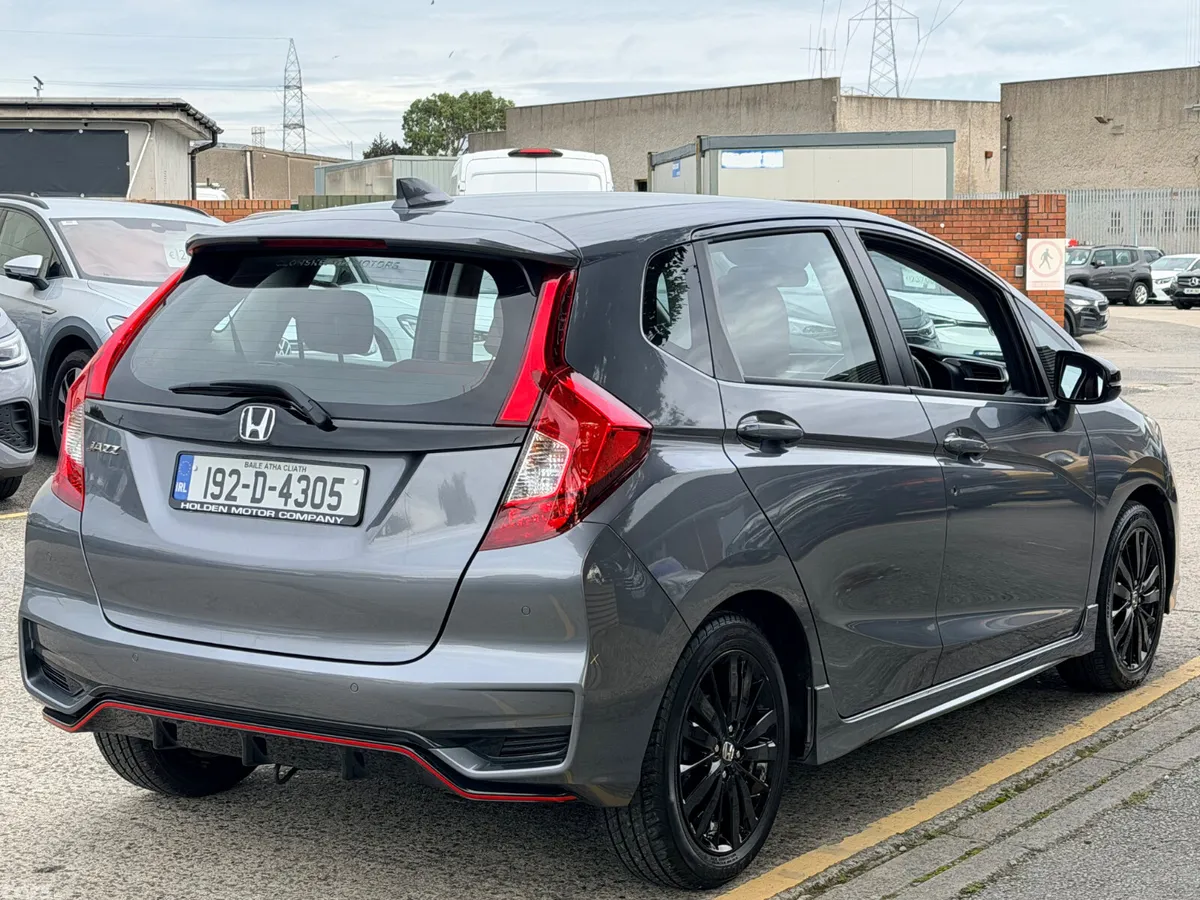 Honda Jazz Hatchback, Petrol, 2019, Grey