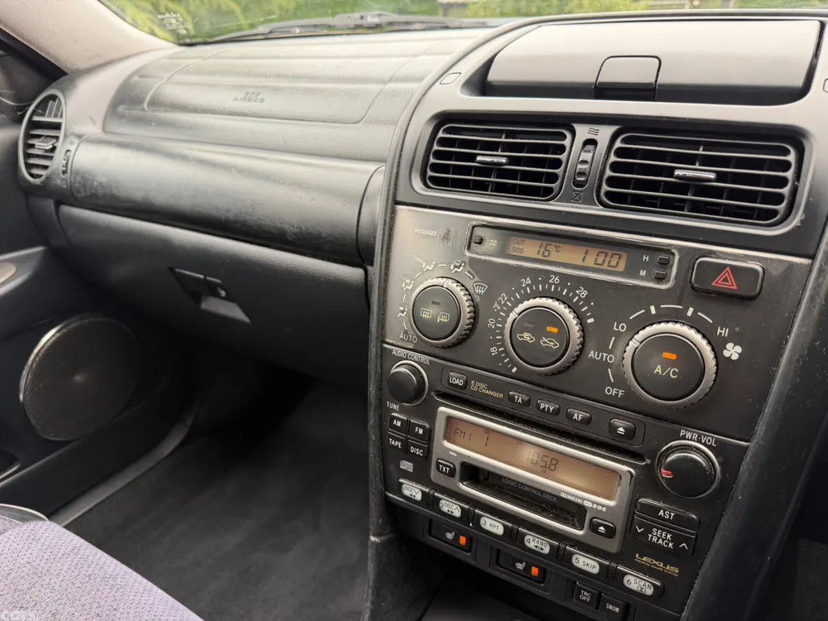 Lexus IS Saloon, Petrol, 2002, Silver