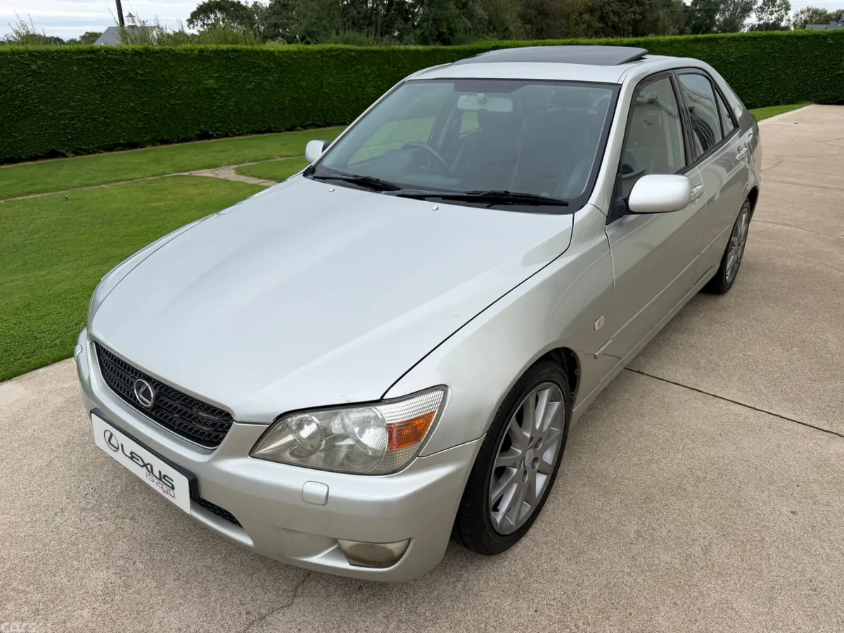 Lexus IS Saloon, Petrol, 2002, Silver