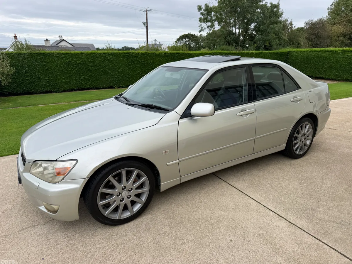 Lexus IS Saloon, Petrol, 2002, Silver