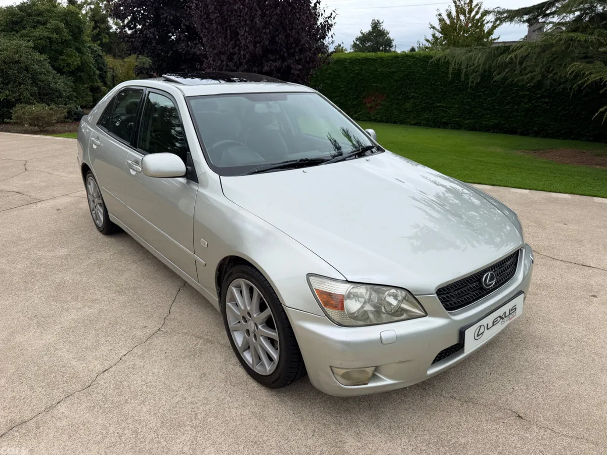 Lexus IS Saloon, Petrol, 2002, Silver