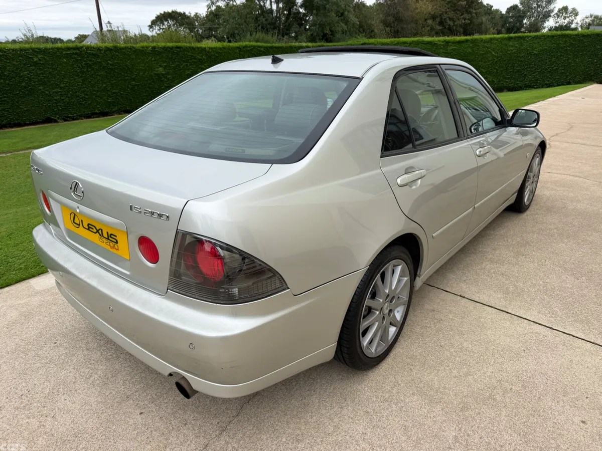 Lexus IS Saloon, Petrol, 2002, Silver