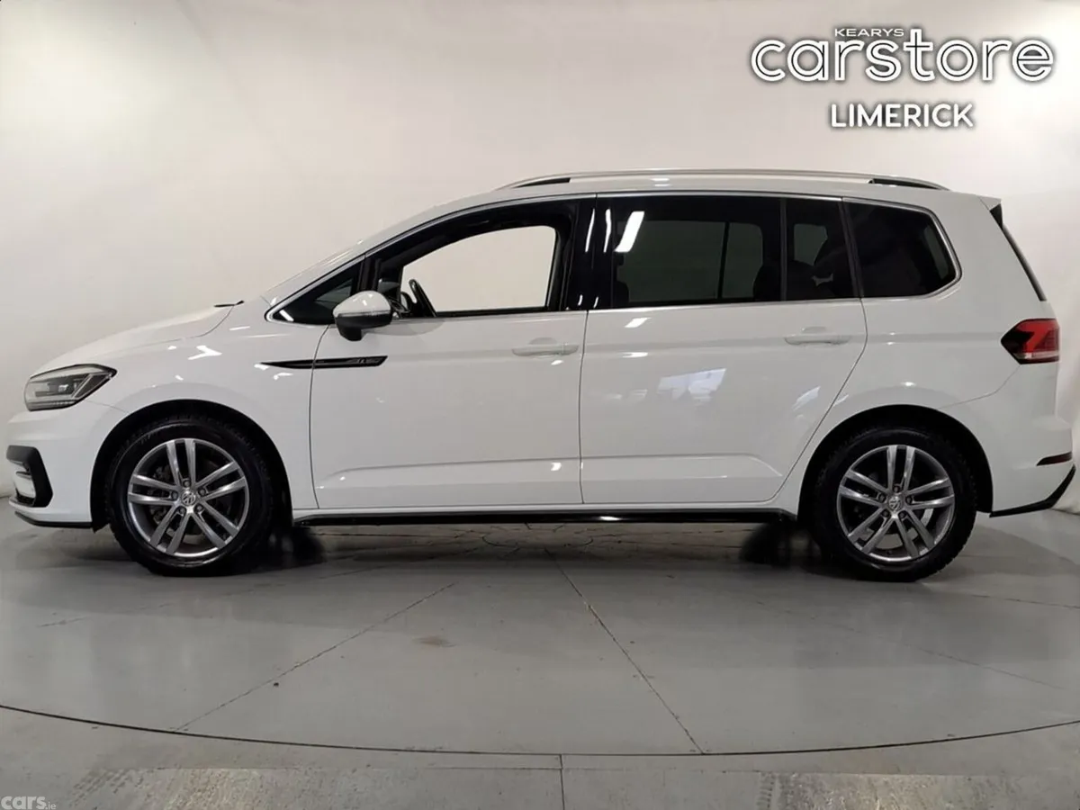 Volkswagen Touran MPV, Petrol, 2017, White