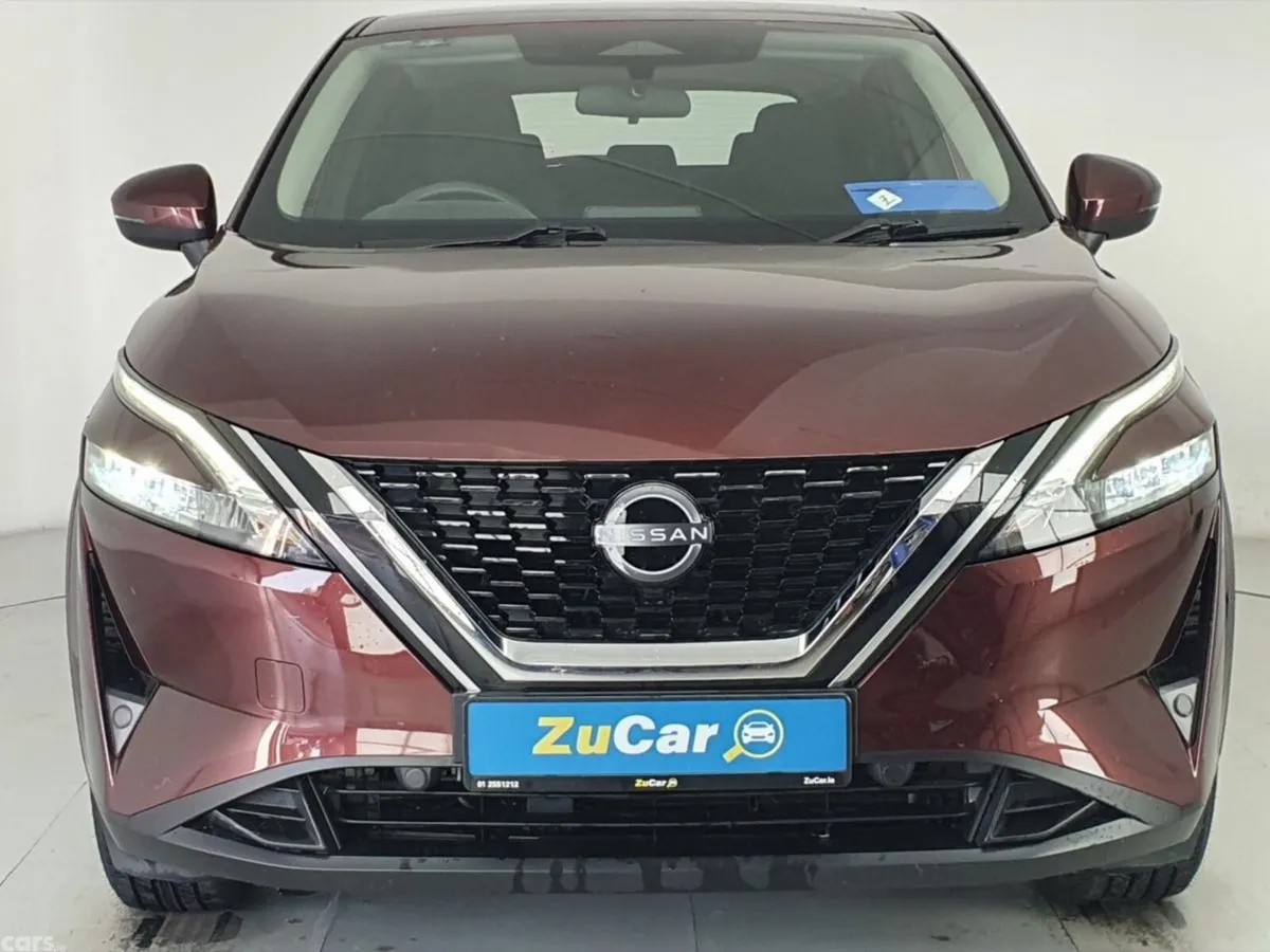 Nissan Qashqai MPV, Petrol, 2024, Red