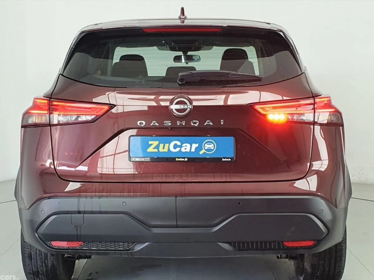 Nissan Qashqai MPV, Petrol, 2024, Red