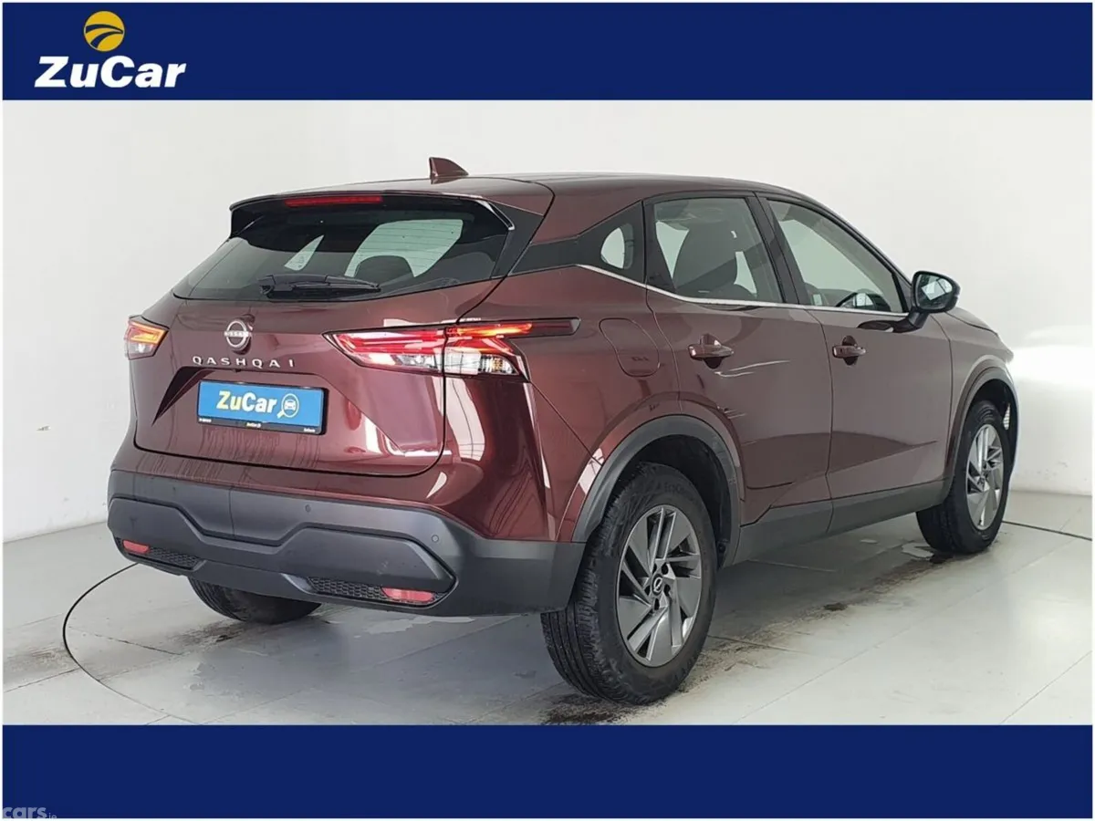 Nissan Qashqai MPV, Petrol, 2024, Red