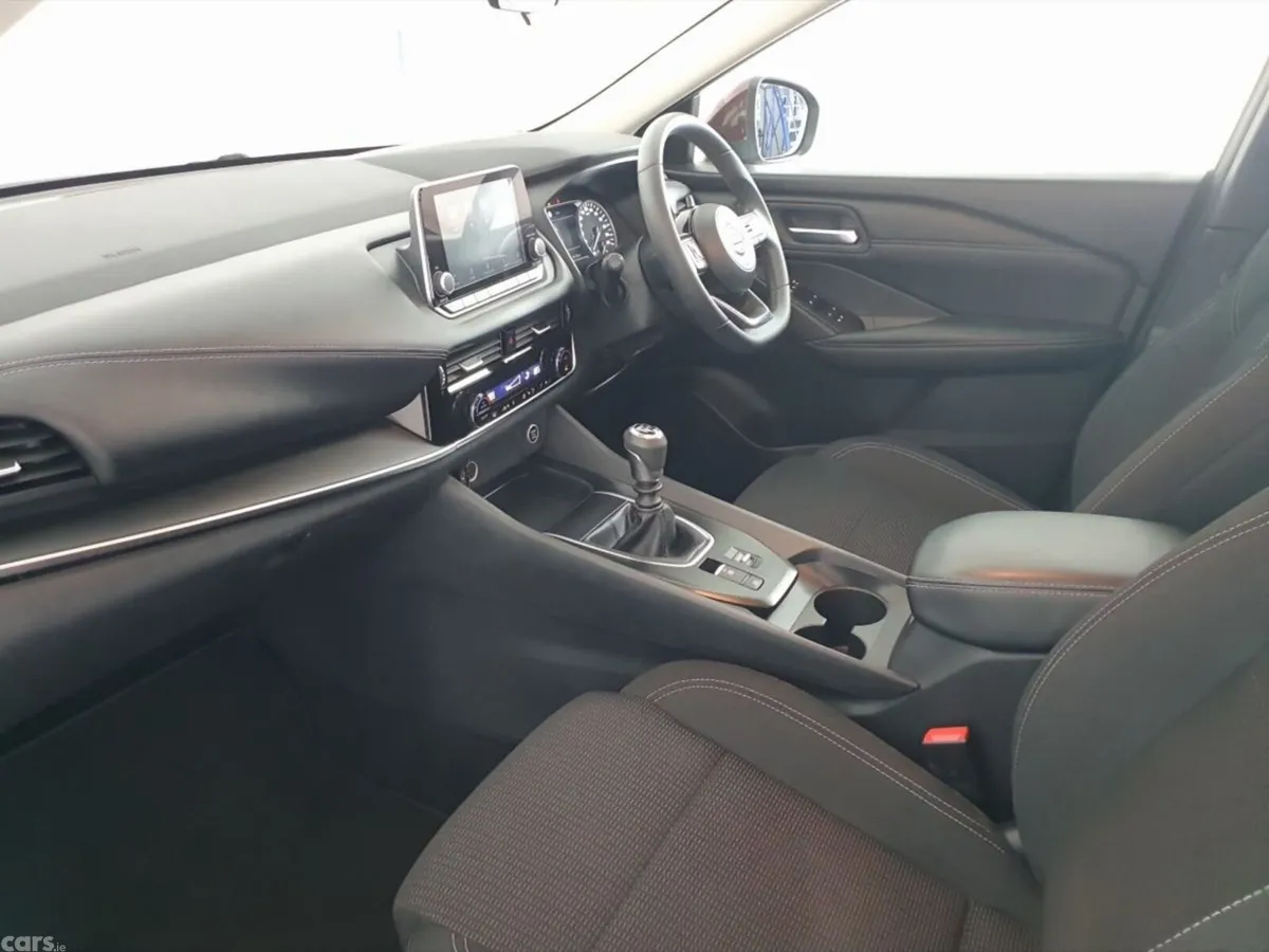 Nissan Qashqai MPV, Petrol, 2024, Red