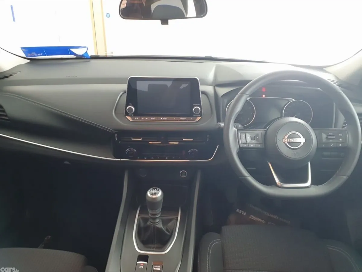 Nissan Qashqai MPV, Petrol, 2024, Red