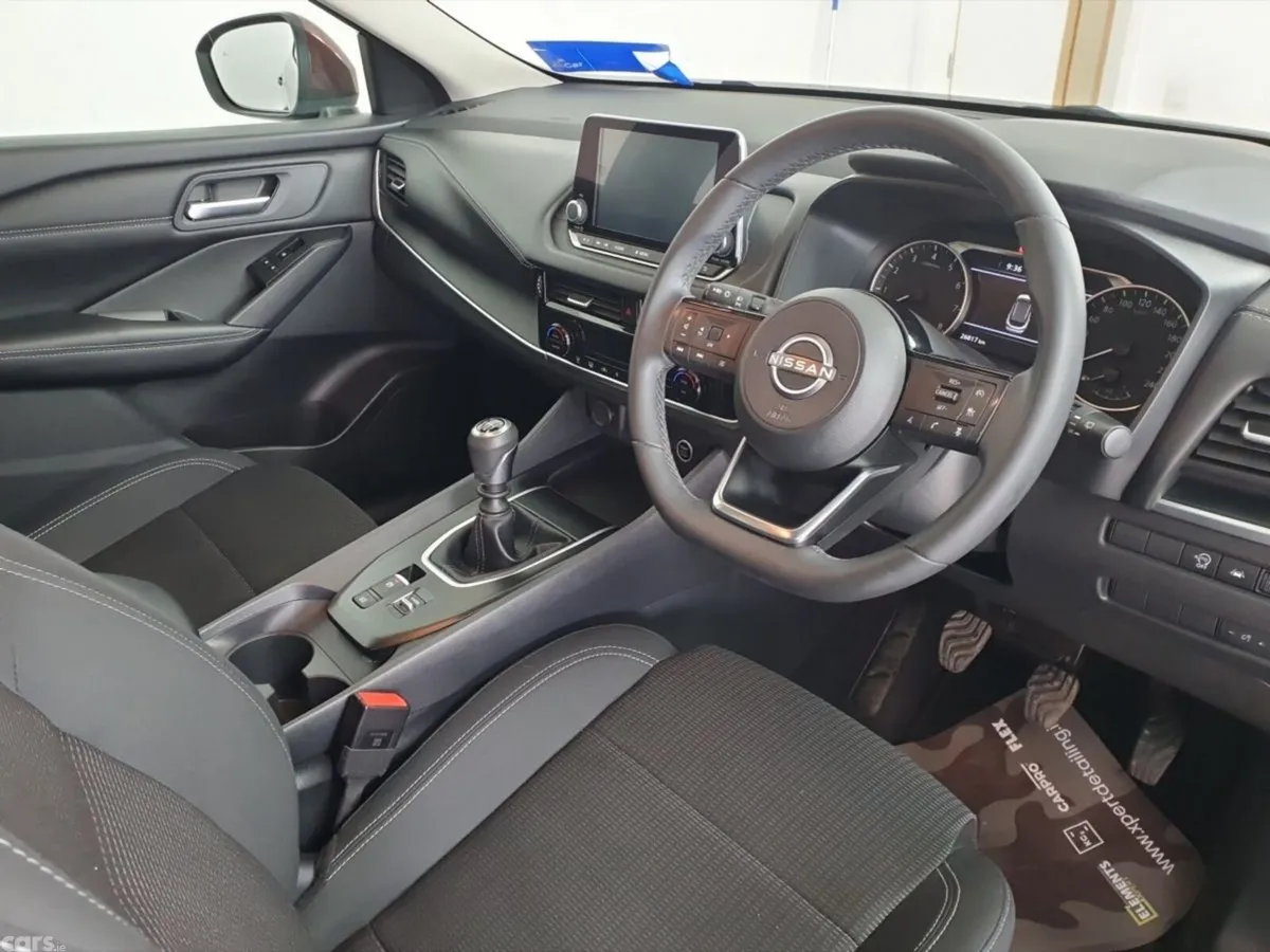 Nissan Qashqai MPV, Petrol, 2024, Red