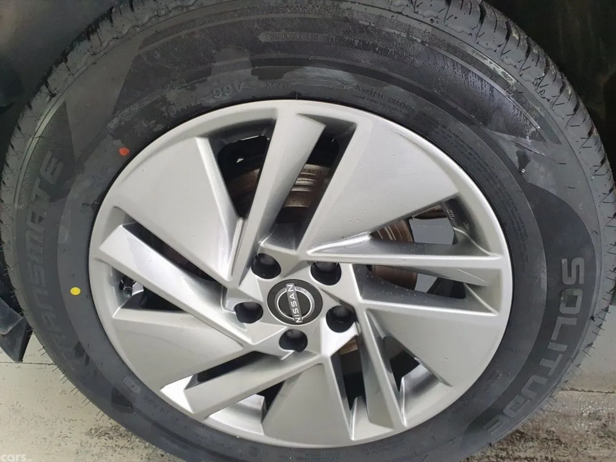Nissan Qashqai MPV, Petrol, 2024, Red