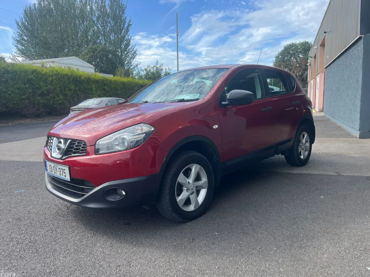 Nissan Qashqai MPV, Diesel, 2013, Red