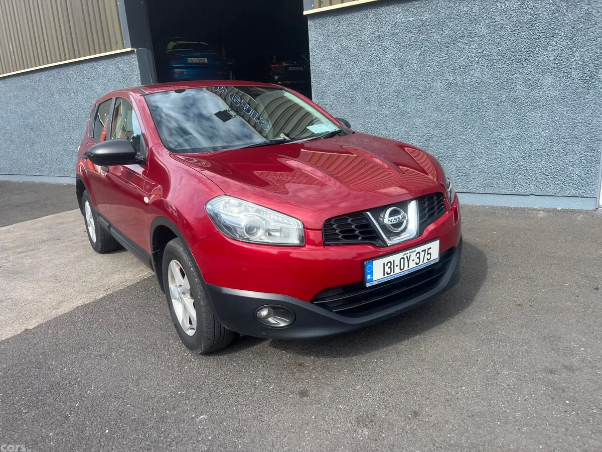 Nissan Qashqai MPV, Diesel, 2013, Red