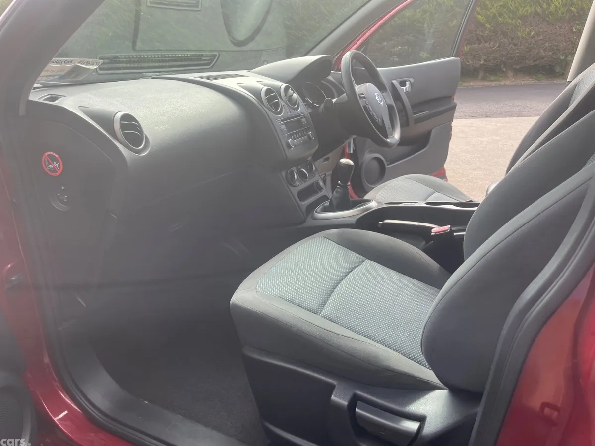 Nissan Qashqai MPV, Diesel, 2013, Red