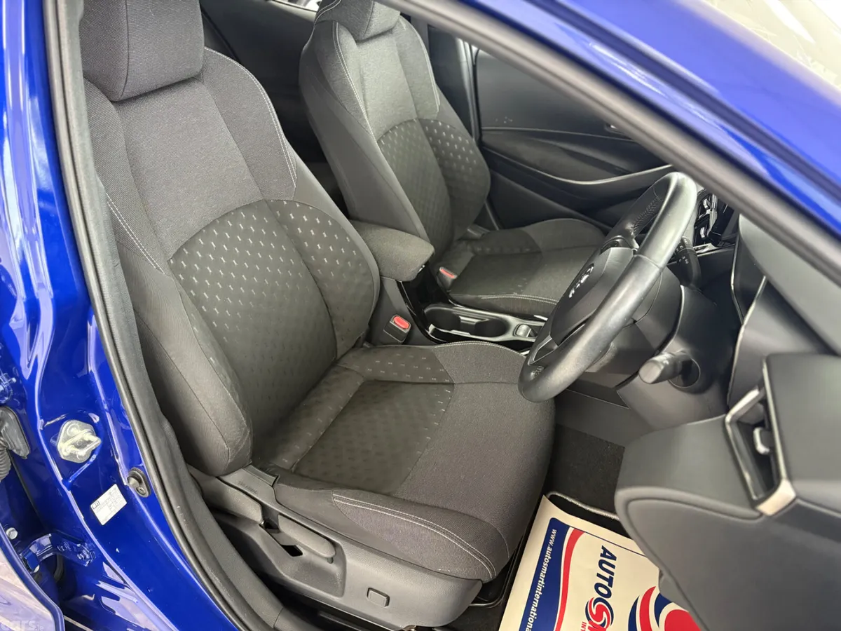 Toyota Corolla Hatchback, Petrol Hybrid, 2023, Blue