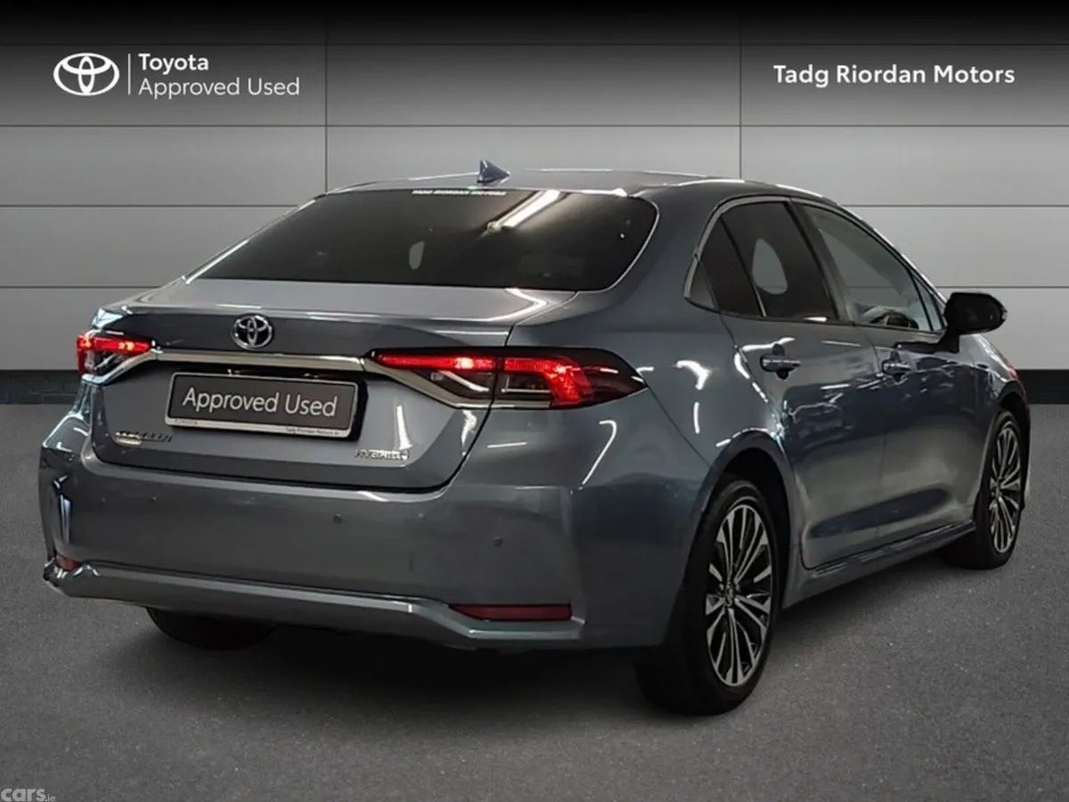 Toyota Corolla Saloon, Petrol Hybrid, 2023, Grey