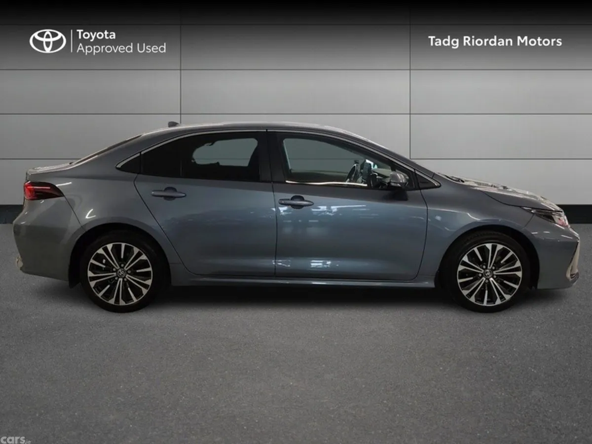 Toyota Corolla Saloon, Petrol Hybrid, 2023, Grey