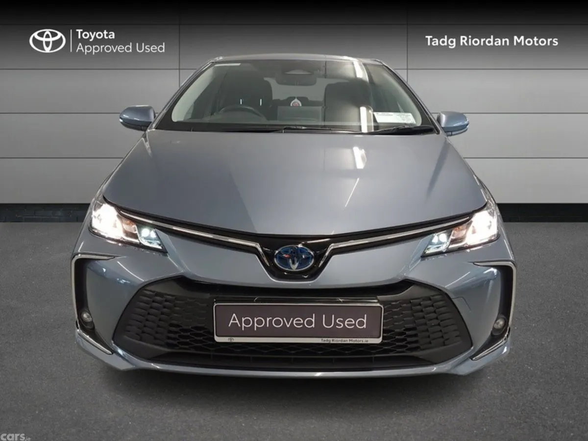 Toyota Corolla Saloon, Petrol Hybrid, 2023, Grey