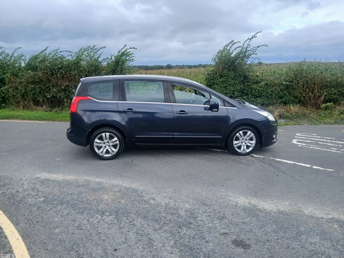 Peugeot 5008 MPV, Diesel, 2013, Blue