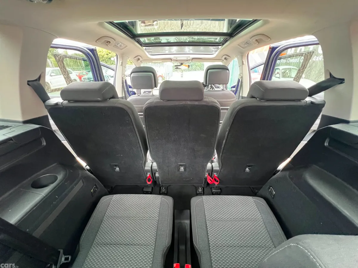 Volkswagen Touran MPV, Diesel, 2018, Blue
