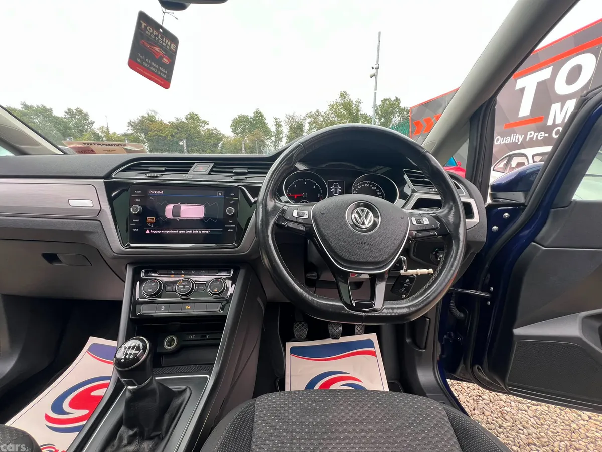 Volkswagen Touran MPV, Diesel, 2018, Blue