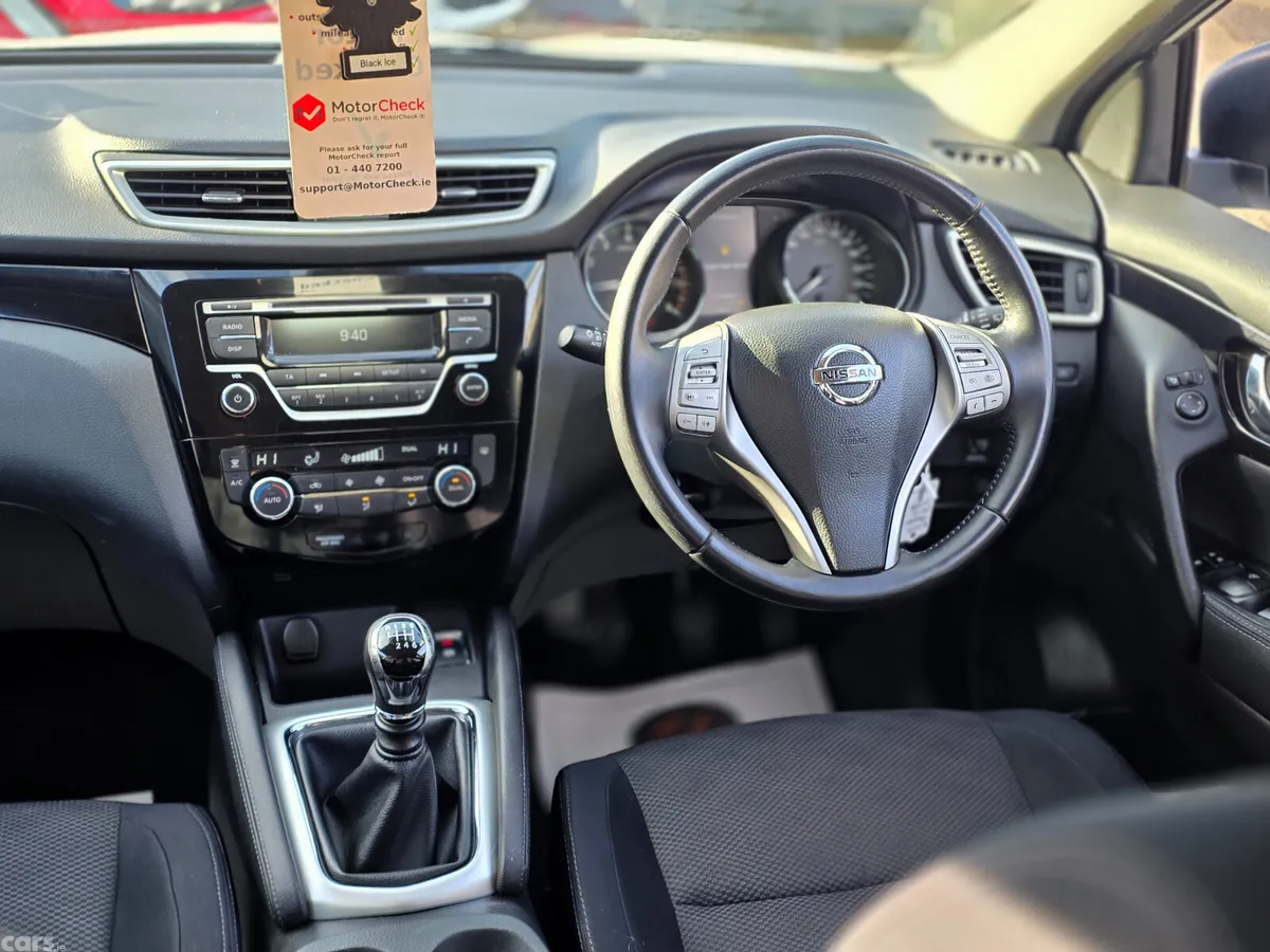 Nissan Qashqai Hatchback, Petrol, 2014, White