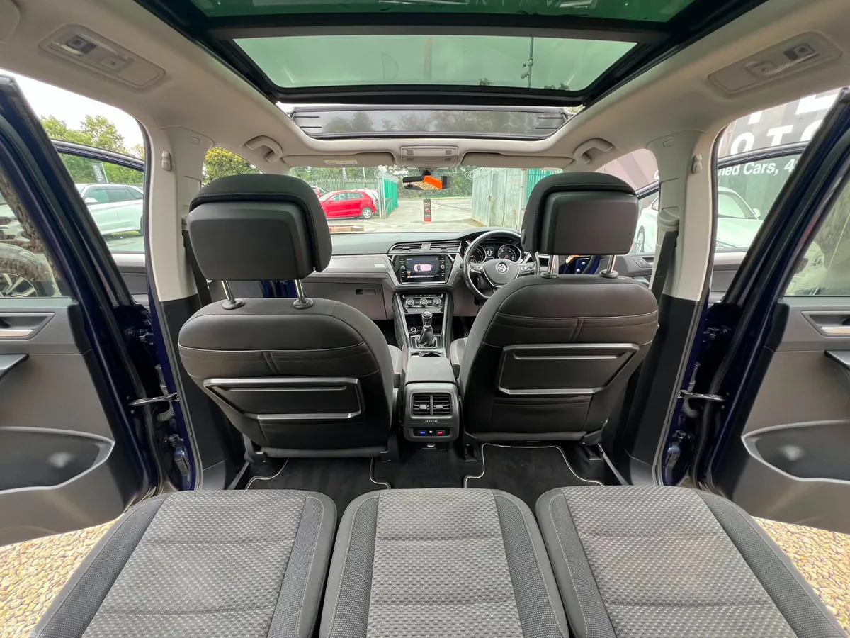 Volkswagen Touran MPV, Diesel, 2018, Blue