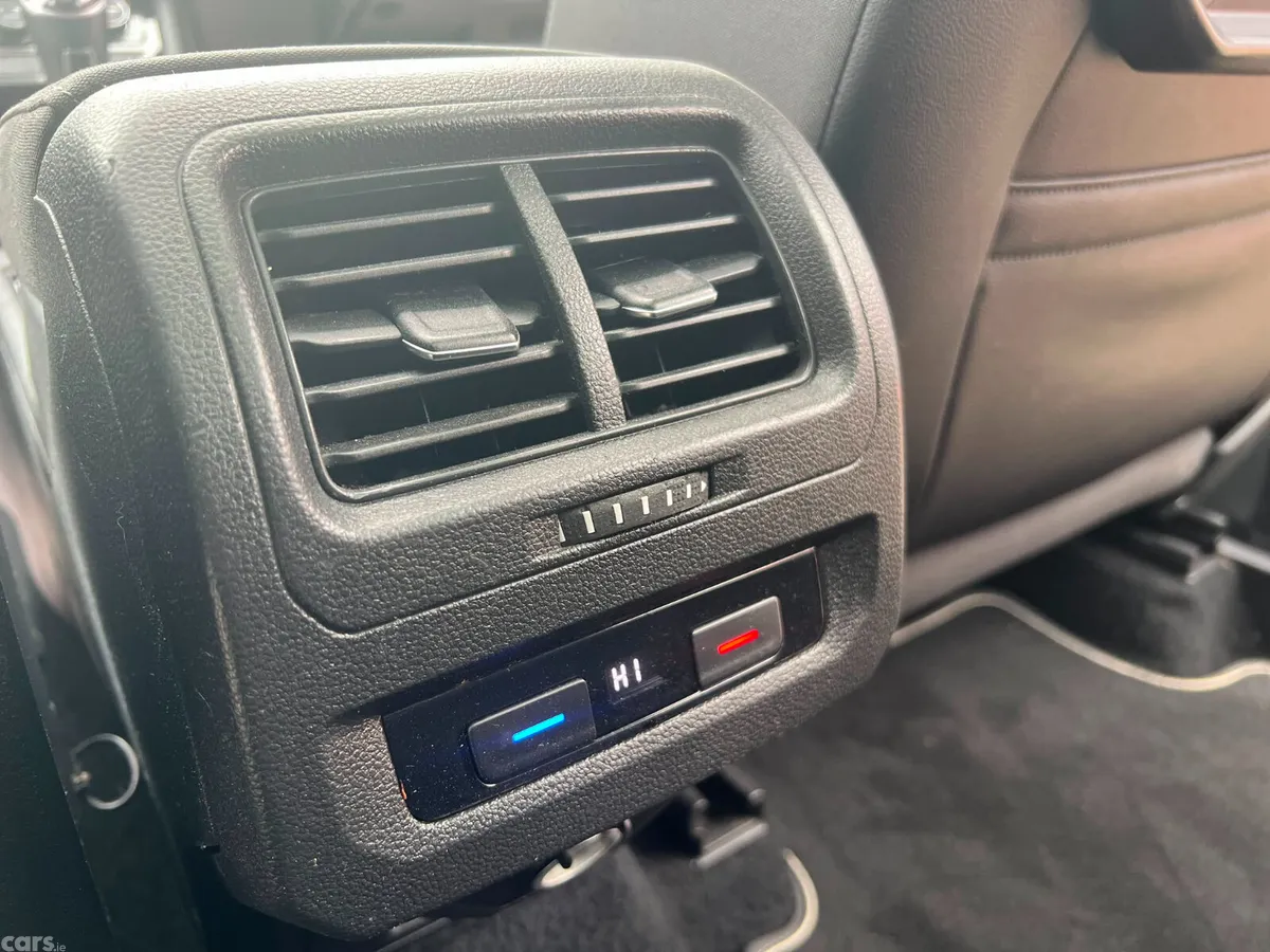 Volkswagen Touran MPV, Diesel, 2018, Blue