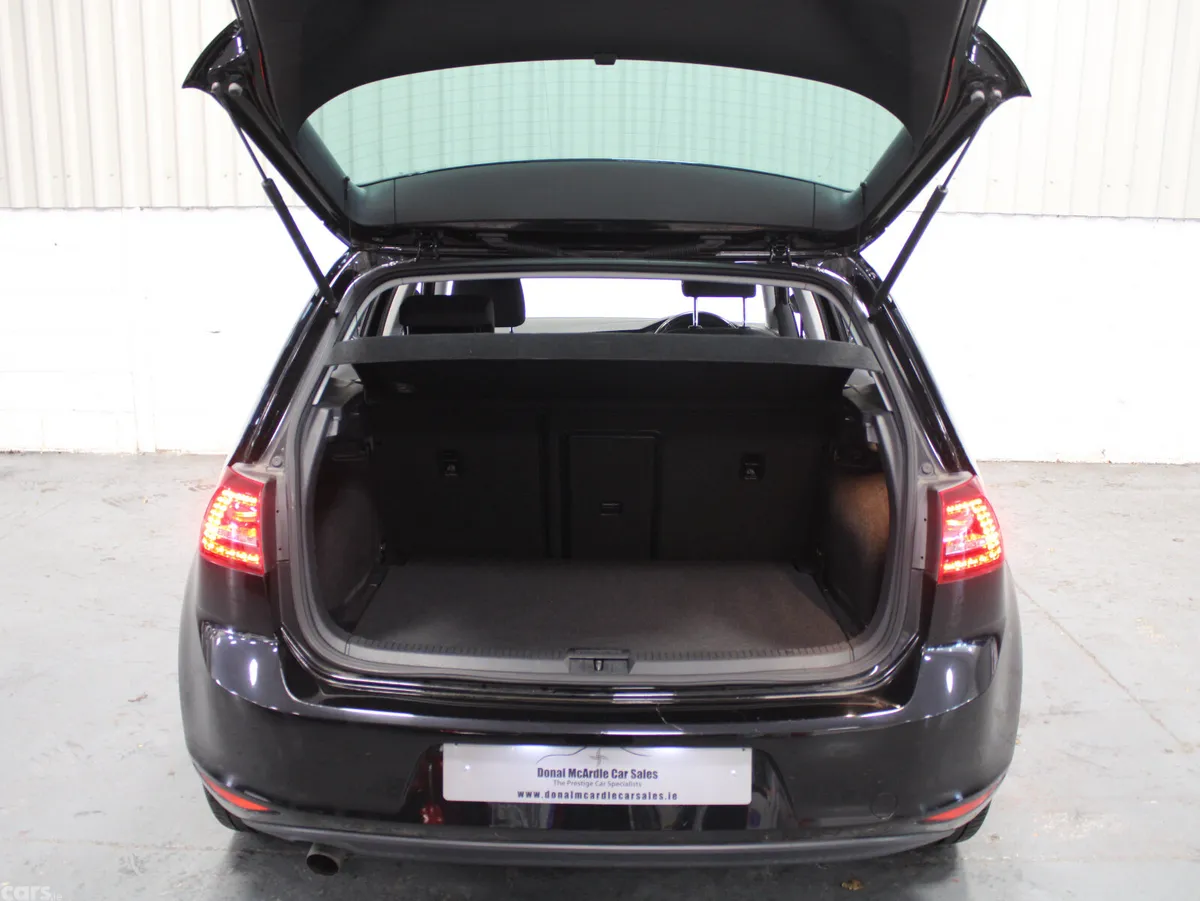 Volkswagen Golf Hatchback, Petrol, 2017, Black