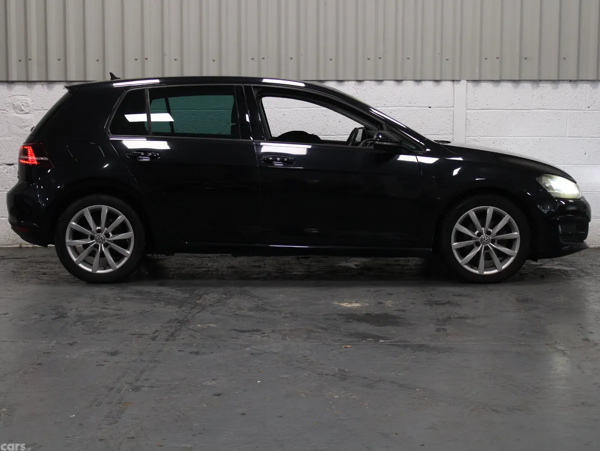 Volkswagen Golf Hatchback, Petrol, 2017, Black