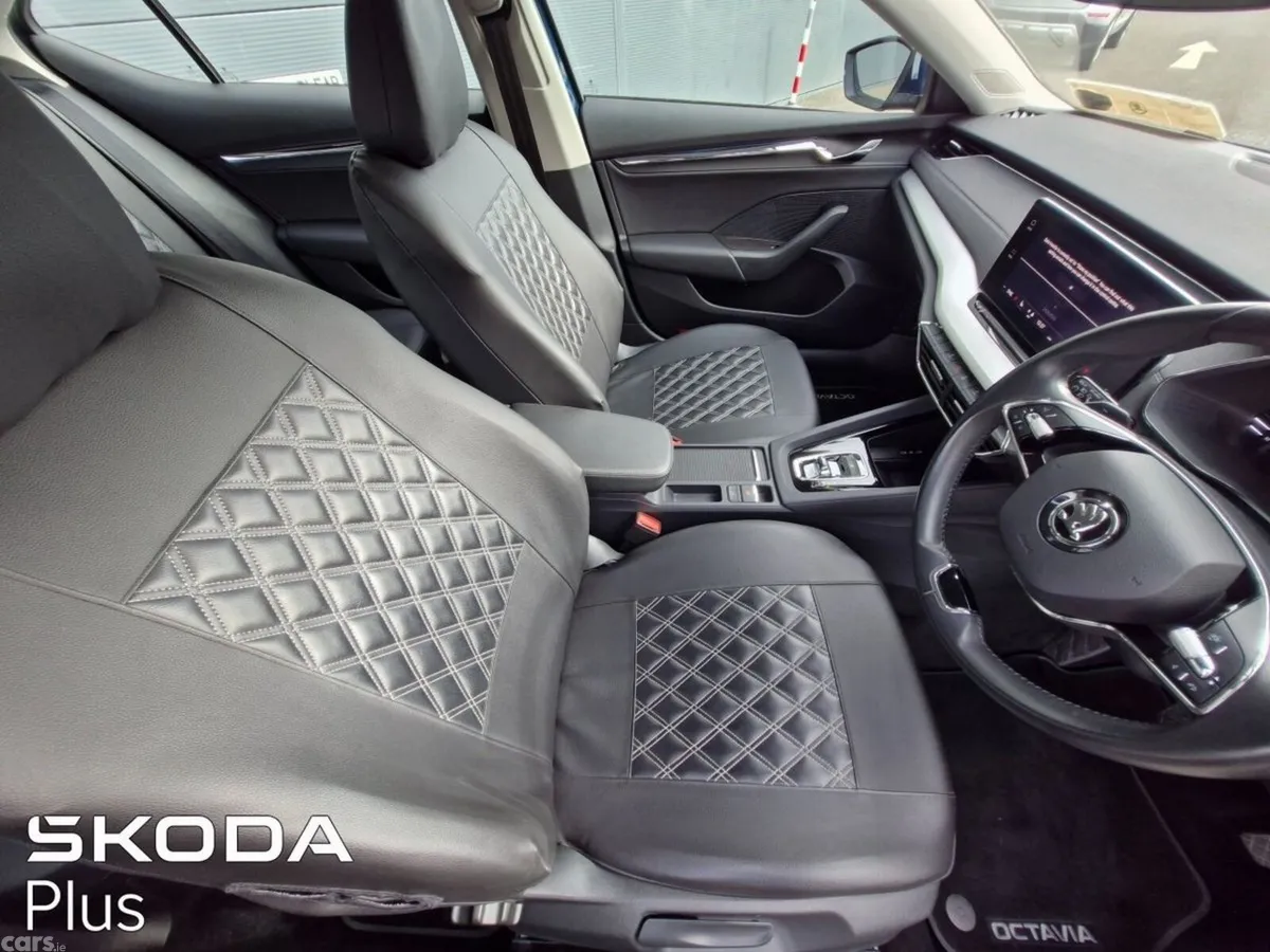 Skoda Octavia Saloon, Petrol Hybrid, 2024, Blue