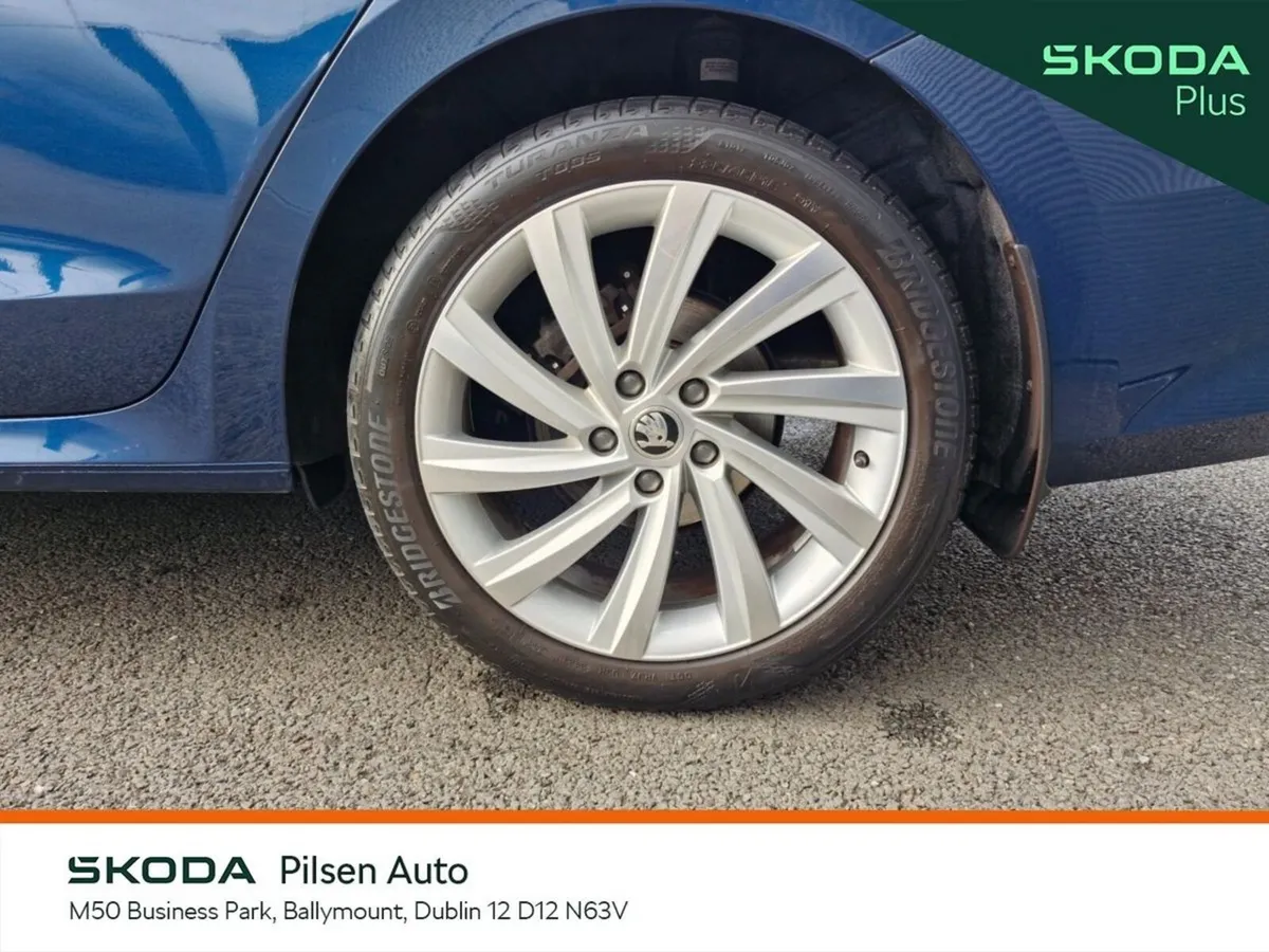Skoda Octavia Saloon, Petrol Hybrid, 2024, Blue