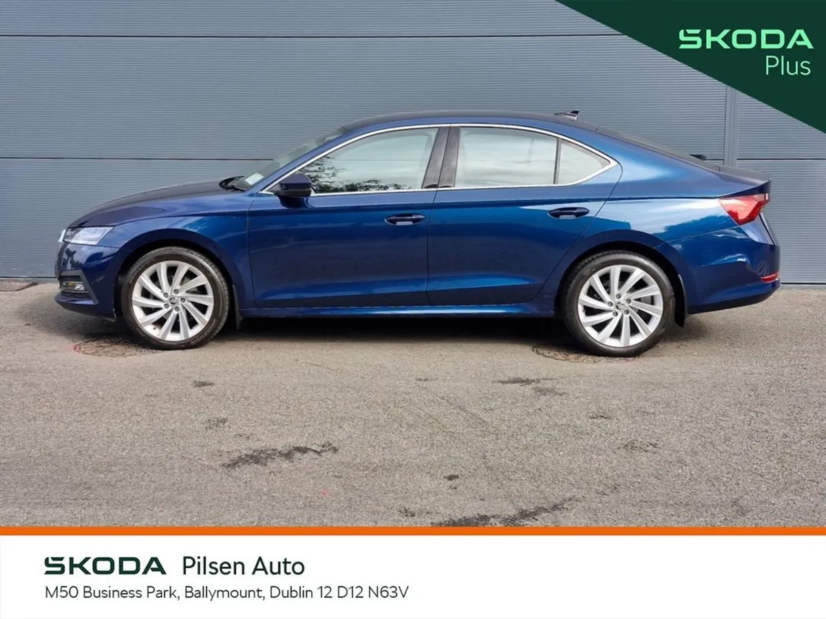 Skoda Octavia Saloon, Petrol Hybrid, 2024, Blue